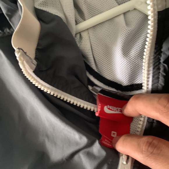 Nike Windbreaker - Picture 6 of 6